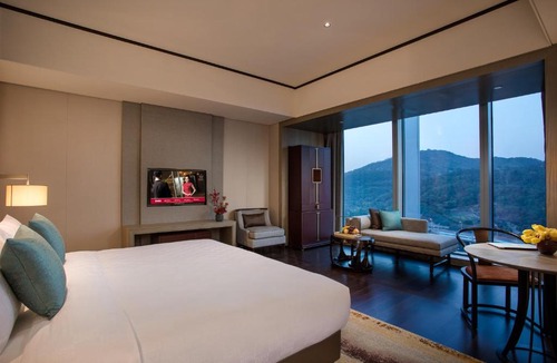 Haicang Hotel | HUALUXE Xiamen Haicang Habour View