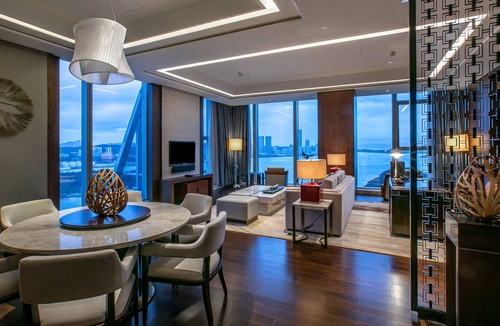 Haicang Hotel | HUALUXE Xiamen Haicang Harbour View by IHG