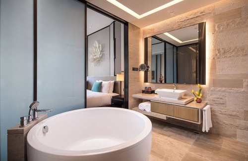 Haicang Hotel | HUALUXE Xiamen Haicang Harbour View by IHG