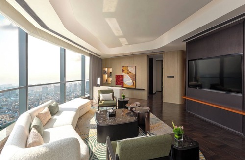Shiqi District Hotel | HUALUXE Zhongshan City Center