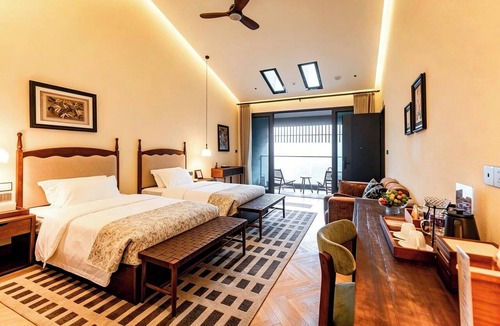 Guang'an Hotel | Huaying Shili Fangfei Hongyan Meicun