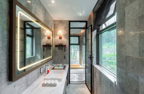 Guang'an Hotel | Huaying Shili Fangfei Hongyan Meicun