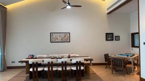Guang'an Hotel | Huaying Shili Fangfei Hongyan Meicun