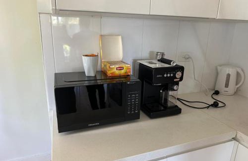South Wentworthville House | Huge 3Bed House and Backyard & 4 Car Park spaces and Near Parramatta