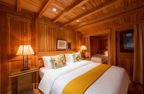 Yi County Hotel | HUIZHOU MANOR by TACHUAN RESORTS