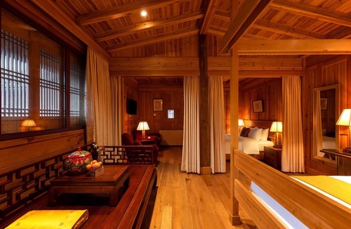 Yi County Hotel | HUIZHOU MANOR by TACHUAN RESORTS