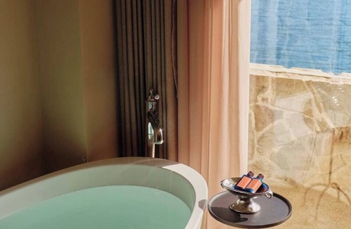 Dali Town Hotel | Hushan Yunyin Qingshan Cliff Hotel