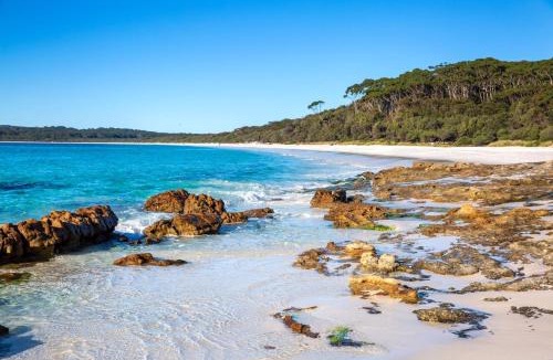 Hyams Beach House | Hyams Drift plus Studio by Latitude South Coast