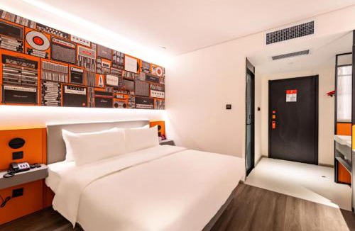 Sifang District Hotel | Ibis Hotel Qingdao New City Center CapitaLand Plaza