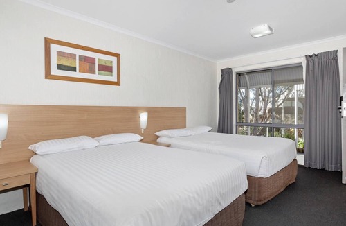 Sutton Resort | ibis Styles Canberra Eaglehawk