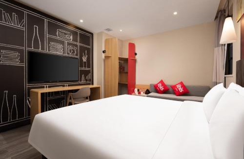 Wuchang Hotel | Ibis Wuhan Simenkou Yellow Crane Tower Metro Station