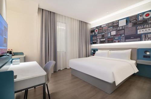 Jinghong Hotel | Ibis Xishuangbanna Peacock Lake