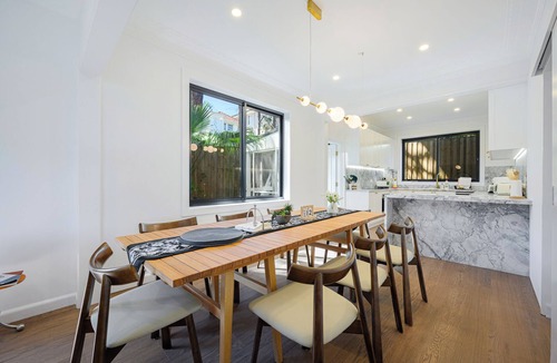 Mosman House | Iconic Mosman Waterview House | Modern Comfort Meets Scenic Beauty