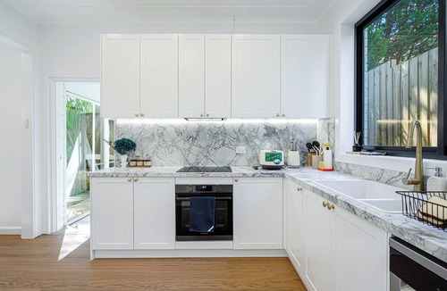 Mosman House | Iconic Mosman Waterview House | Modern Comfort Meets Scenic Beauty