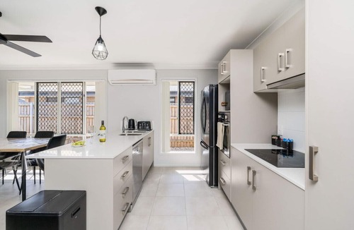 Eli Waters House | Ideal for Tradies and Nurses