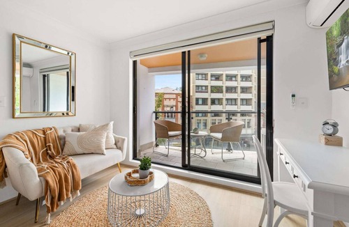 Surry Hills Apartment | Ideal Studio Inner-City Pad with Private Balcony