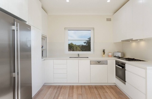 Dee Why Apartment | Idyllic 4-Bed Home With Alfresco Area Near Beach