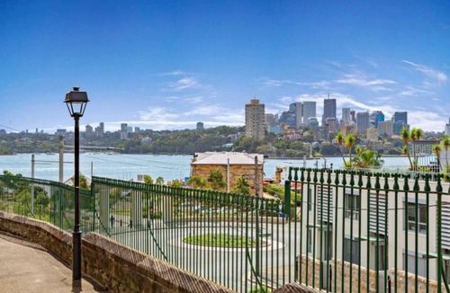 Millers Point Apartment | Idyllic Heritage Home Footsteps to the Harbour