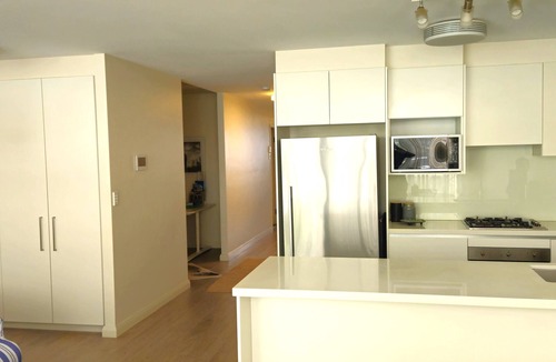 Gordon Apartment | Immaculate & Conveniently Located Apartment in the Heart of Gordon