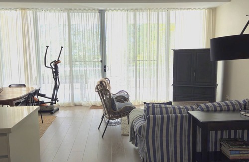 Gordon Apartment | Immaculate & Conveniently Located Apartment in the Heart of Gordon
