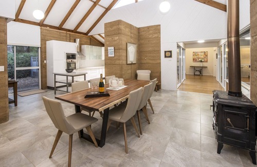 Eagle Bay House | IMMACULATELY PRESENTED LUXURY BEACH HOUSE IN PRISTINE EAGLE BAY