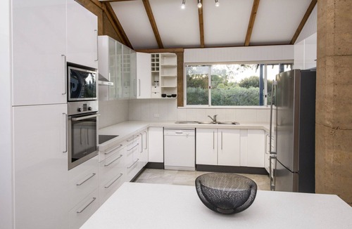 Eagle Bay House | IMMACULATELY PRESENTED LUXURY BEACH HOUSE IN PRISTINE EAGLE BAY
