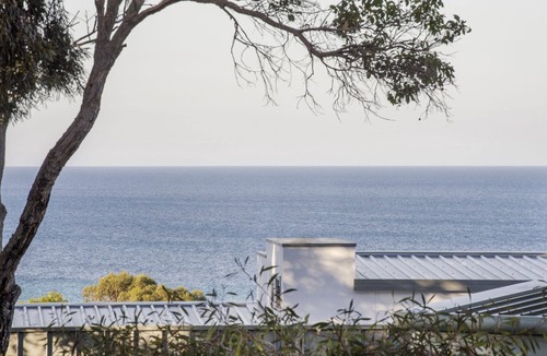 Eagle Bay House | IMMACULATELY PRESENTED LUXURY BEACH HOUSE IN PRISTINE EAGLE BAY