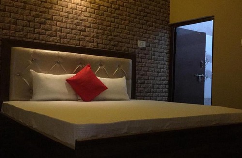 Taj Ganj Bed & Breakfast | Indiana Homestay