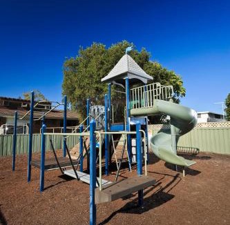 Emu Plains Resort | Ingenia Holidays Nepean River