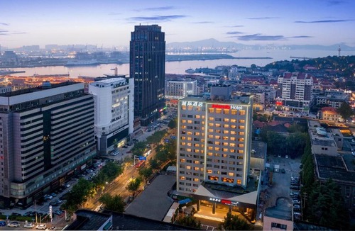Zhifu Hotel | Intercity Hotel Yantai Binhai Square