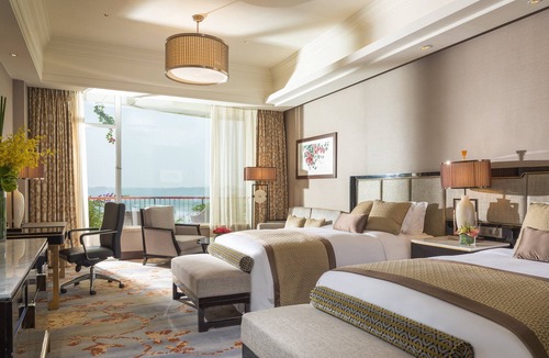 Renshou County Hotel | InterContinental Heilong Lake by IHG