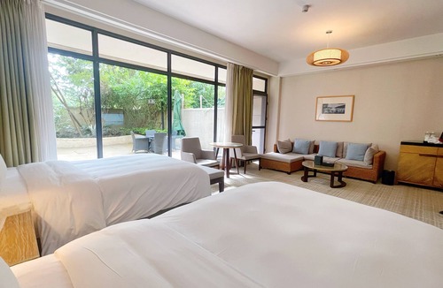 Renshou County Hotel | InterContinental Heilong Lake by IHG