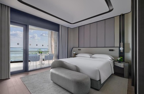Pudong Resort | InterContinental Shanghai Harbour City by IHG