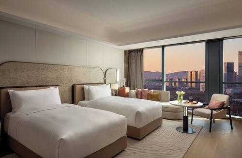 Bin Hu District Hotel | InterContinental Wuxi Taihu New City by IHG