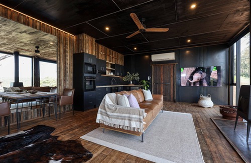 Hepburn Cottage | Is this Australia's best villa? Its hard to argue with that!