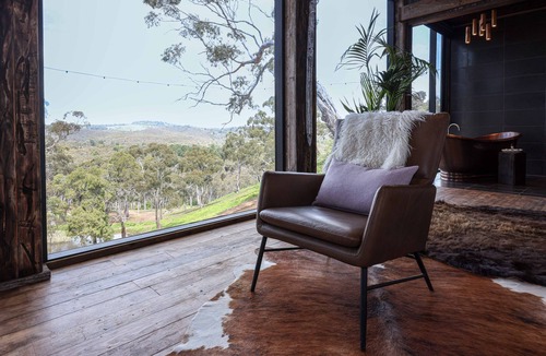 Hepburn Cottage | Is this Australia's best villa? Its hard to argue with that!