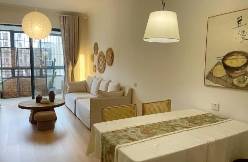 Long Hua Apartment | Island Flower Coconut 花椰椰民宿