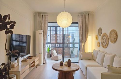 Long Hua Apartment | Island Flower Coconut 花椰椰民宿