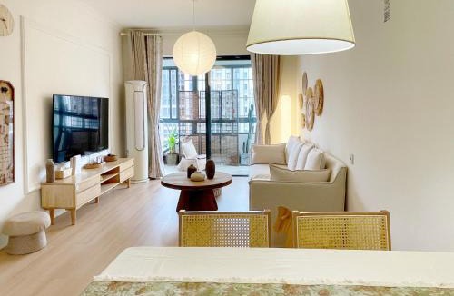 Long Hua Apartment | Island Flower Coconut 花椰椰民宿