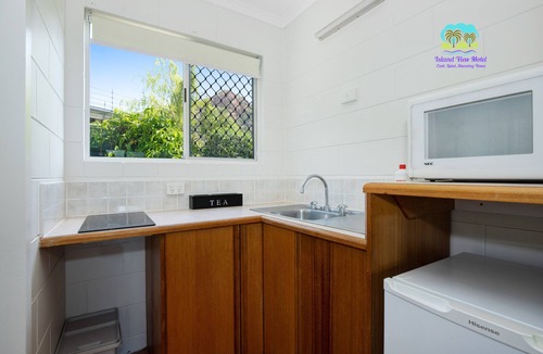 North Ward Hotel | Island View Motel