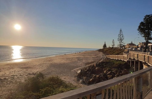 Christies Beach Apartment | Its a beautiful town house near the beach ⛱ and wineries