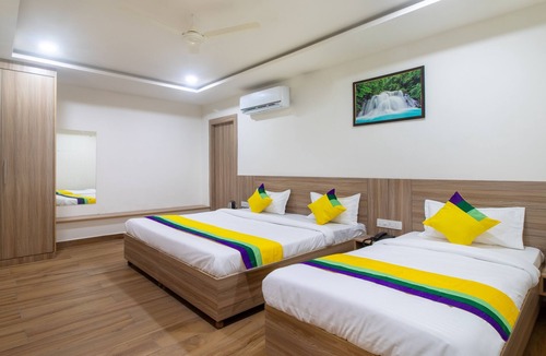 Chhata Hotel | Itsy Hotels Krishna Residency, Govardhan Chauraha