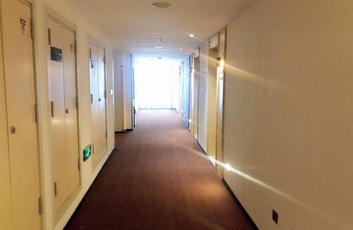Guanshanhu District Hotel | IU Hotel Guiyang Olympic Sports Center China Resources Vientiane