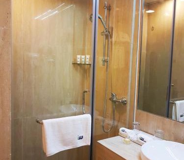 Eastern Kowloon Hotel | IW Hotel