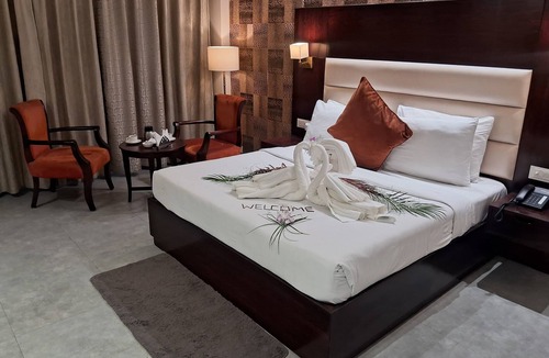 Pilibhit Hotel | J P HOTEL AND WEDDING SQUARE