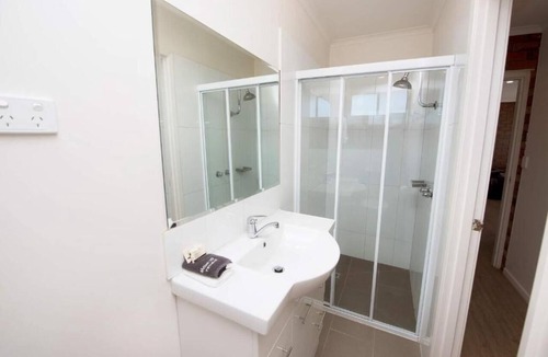 Swan Hill Hotel | Jacaranda Apartments