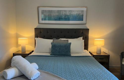 Warwick Hotel | Jackie Howe Motel