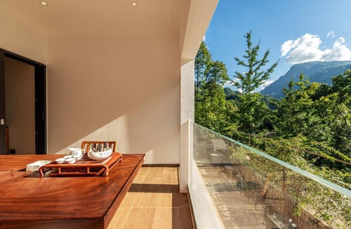 Dujiangyan Hotel | Jade Peak Hot Spring Villa