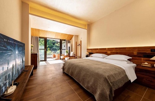 Dujiangyan Hotel | Jade Peak Hot Spring Villa