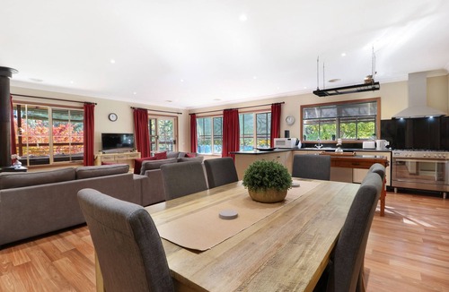 Jamieson House | Jamieson Getaway Minutes to Lake Eildon & Jamieson